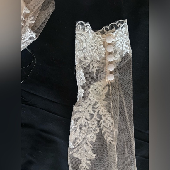 Detachable sleeves for wedding dress - Picture 14 of 16